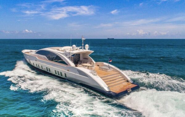 120FT TECHNOMAR SUPER LUXURY - Image 3