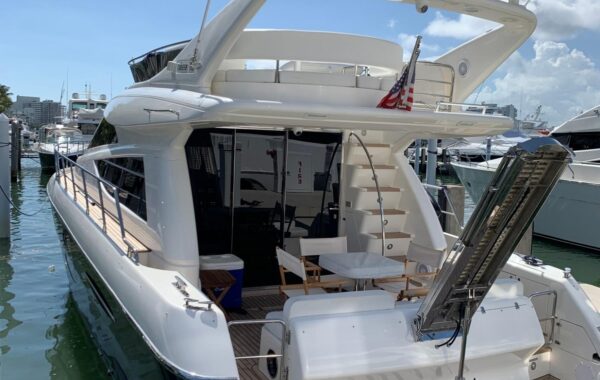 55FT UNIESSE FLYBRIDGE - Image 6