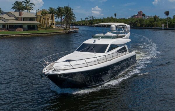 55FT UNIESSE FLYBRIDGE