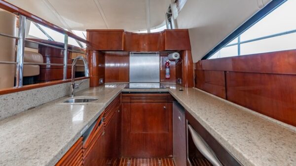 65FT BELLEZA - Image 25