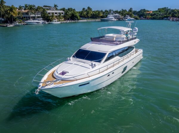 66FT FERRETTI FLYBRIDGE