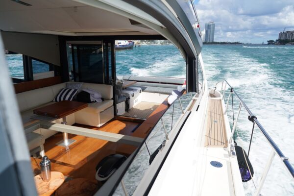 68FT FAIRLINE - Image 10