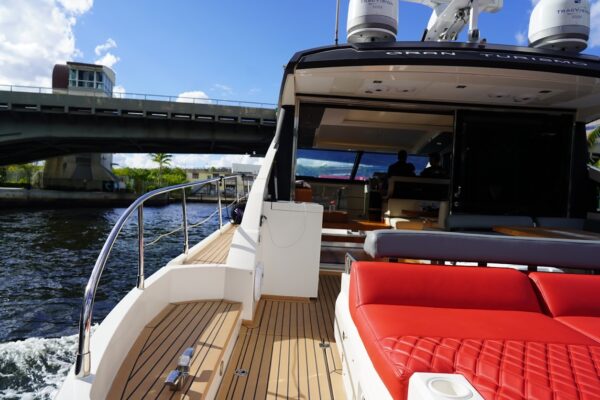 68FT FAIRLINE - Image 13