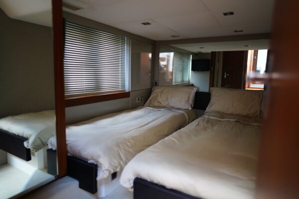 68FT FAIRLINE - Image 16