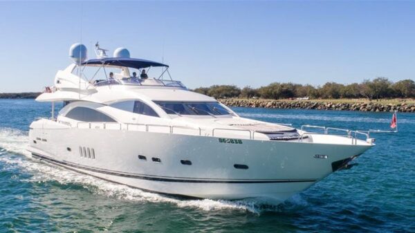 94FT SUNSEEKER WITH JACUZZI - Image 4