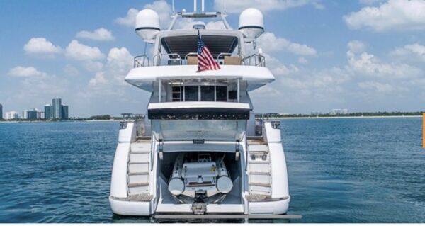 85FT AZIMUT WITH 1 JET SKI - Image 8