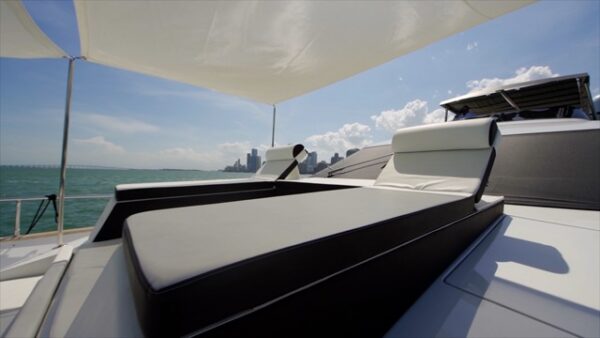 85FT AZIMUT WITH 1 JET SKI - Image 18