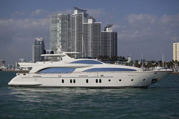 116FT AZIMUT WITH JET SKI  & JACUZZI - Image 6