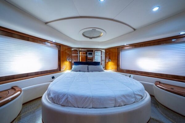 70FT AZIMUT - Image 23