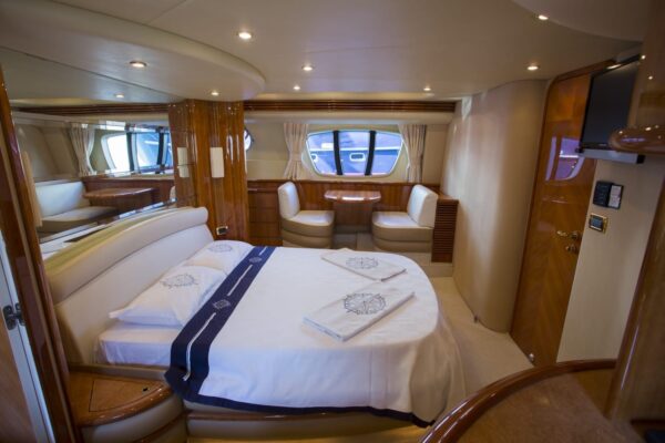 68FT AZIMUT - Image 8