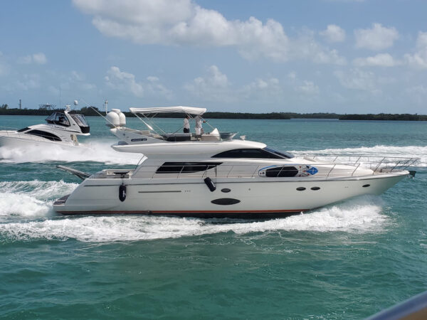 60FT UNIESSE FLYBRIDGE